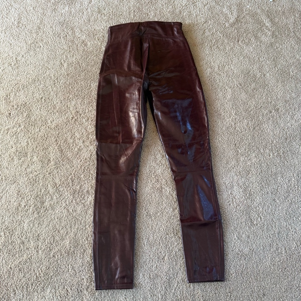 Spanx Patent Leather Legging Pant in Ruby Size S - Picture 2 of 3